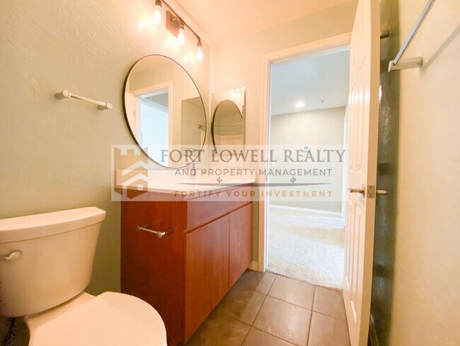 Building Photo - Two bedrooms, 2 Bathrooms 1,288 Sq. Ft. Plus 2 Car Garage in Phoenix AZ 85004