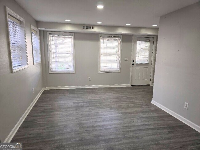 Building Photo - 2287 Birch Hollow Trail