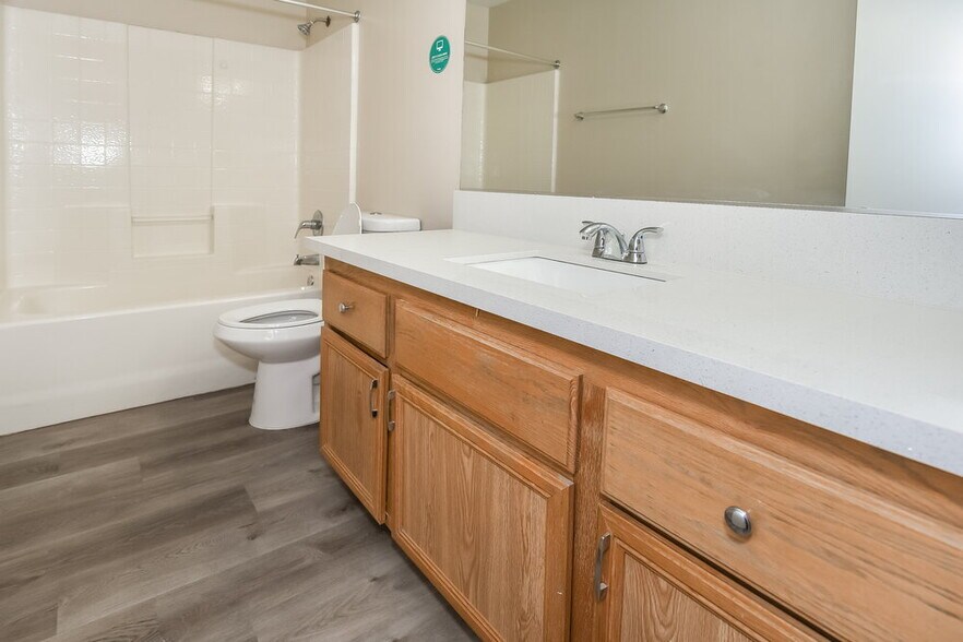 Building Photo - 1820 Loida Ct