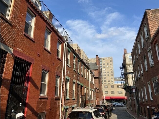 Building Photo - 7 Johnny Ct