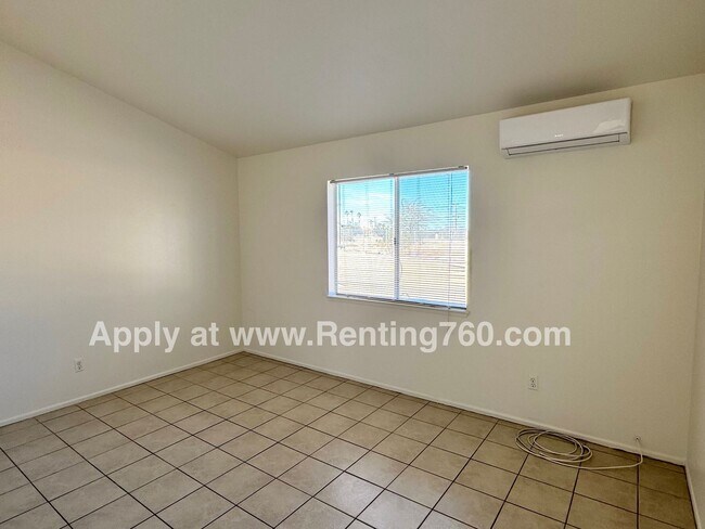 Building Photo - Spacious 2 Bed 1 Bath Home With Indoor Laundry Room