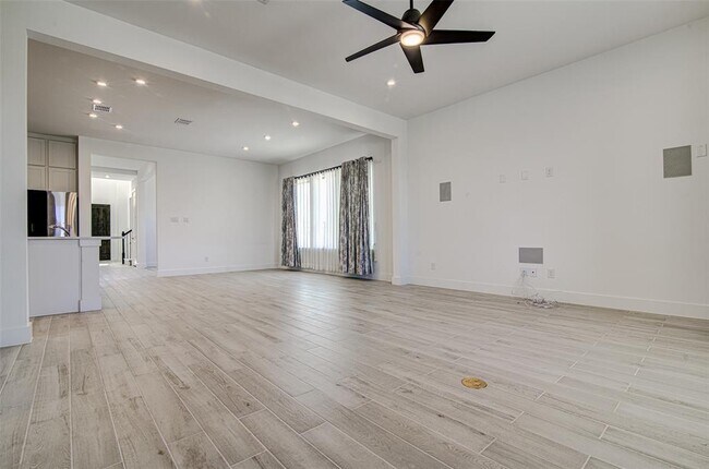 Building Photo - 22300 Lago Lookout Ln
