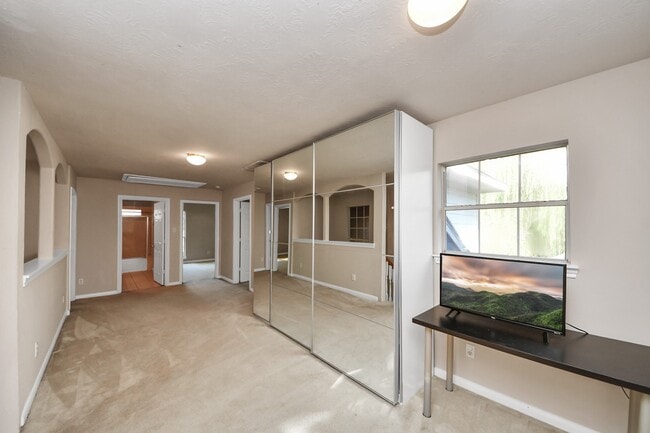 Building Photo - 3211 Carmel Valley Dr