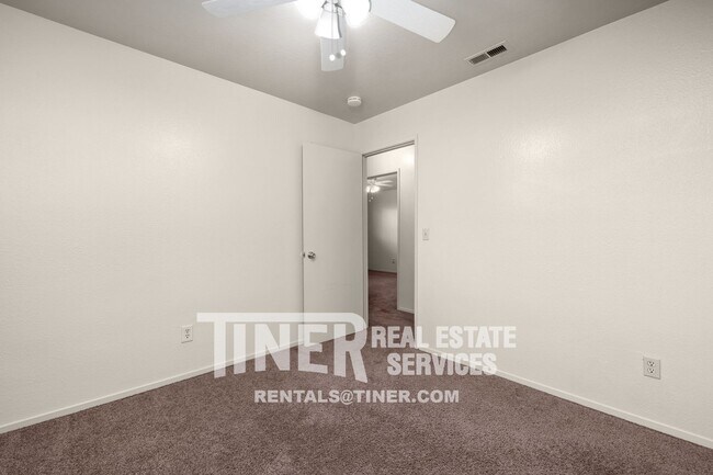 Building Photo - 9282 Corinthian Cir