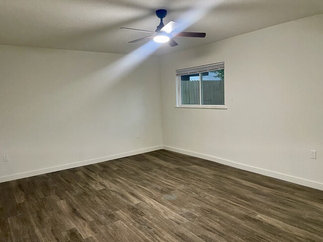 Building Photo - 5819 Flax Bourton St