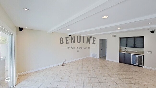 Building Photo - Spacious and Nicely Updated House With Gre...
