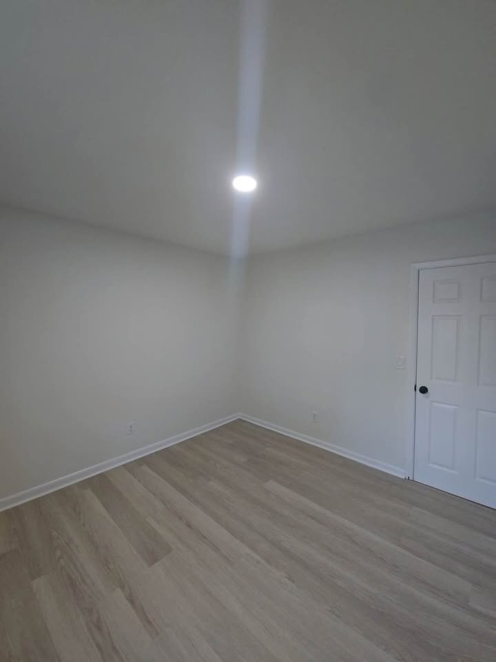 Building Photo - 2347 Greenway Dr