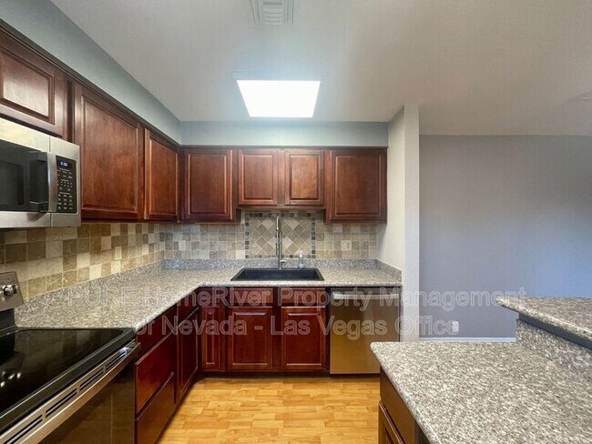 Building Photo - 5206 River Glen Dr