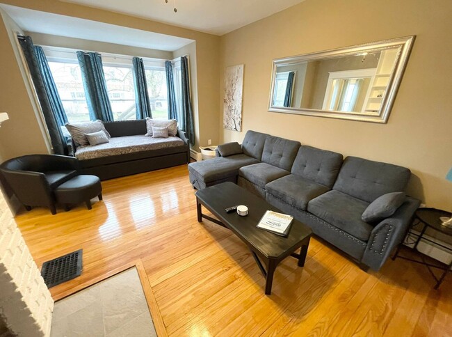 Building Photo - Fully Furnished Home in Scotia, Rent Today!