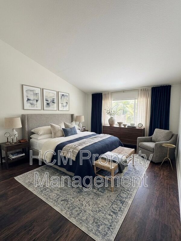 Building Photo - 827 S Shanada Ct