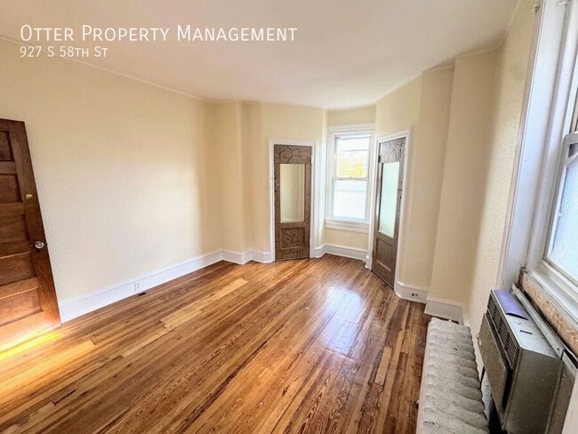 Building Photo - 3BR/1BA West Philly Home with Spacious Pat...