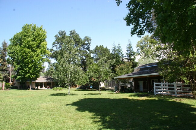 Building Photo - Equestrian Property & Country Living in the Heart of Folsom