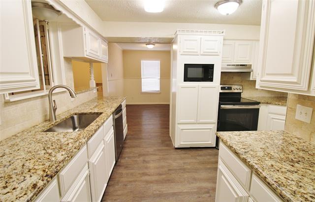 Building Photo - 900 Valley Ridge Dr