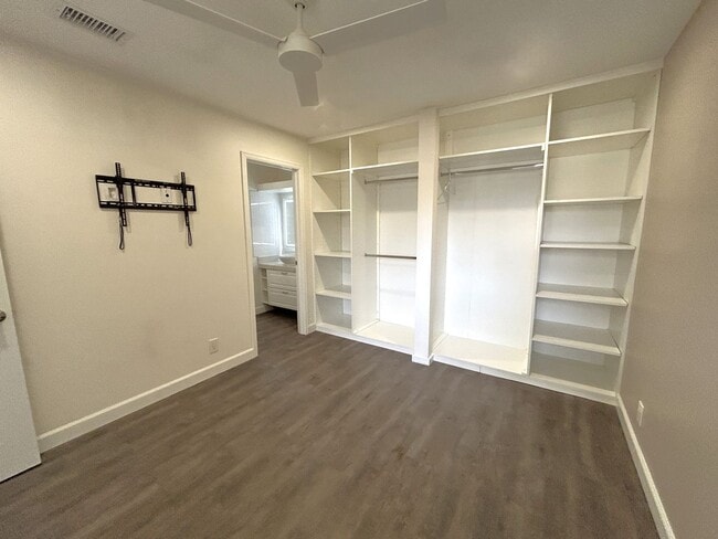 Building Photo - OAK CREEK DR UNIT D ONTARIO 91761  (2 BED / 2 BATH)