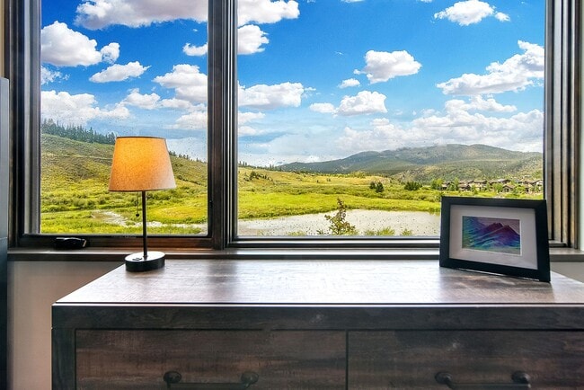 Building Photo - Luxury ski season rental is an entertainer...