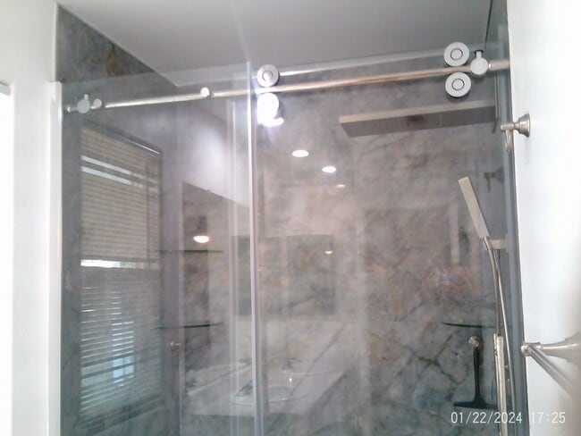 Building Photo - HOLIDAY SPECIAL $2847.50 MOVES YOU IN!!!   NW----SOLAR, SOLAR, SOLAR!!!   Application Pending