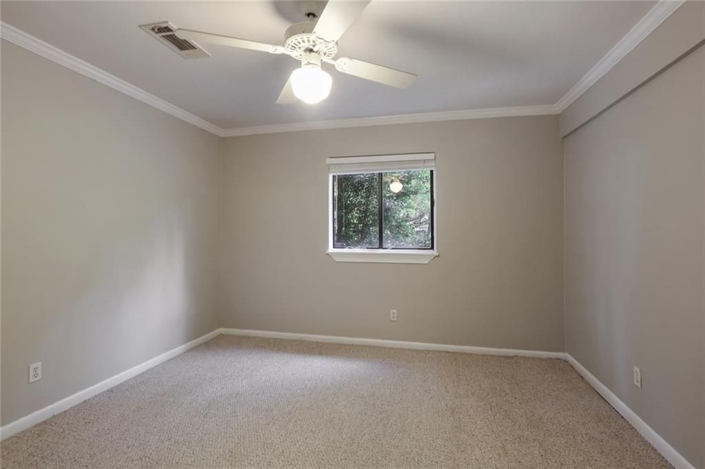 Building Photo - 880 Glendale Terrace NE