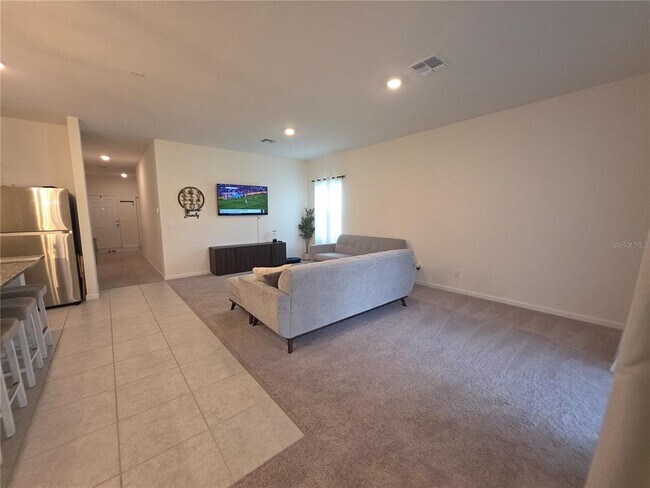 Building Photo - 1569 Effra Wy