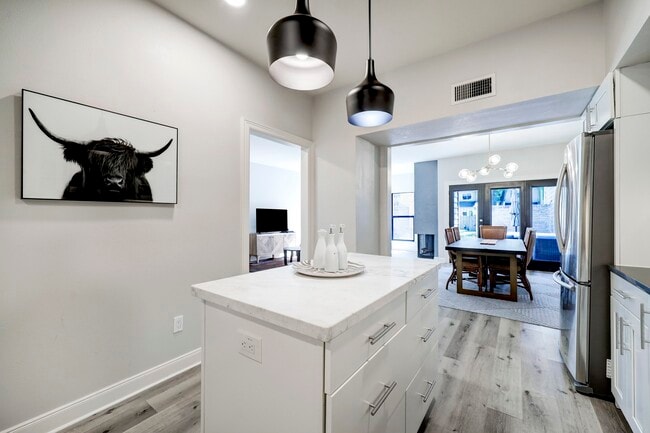 Building Photo - 12625 Memorial Dr