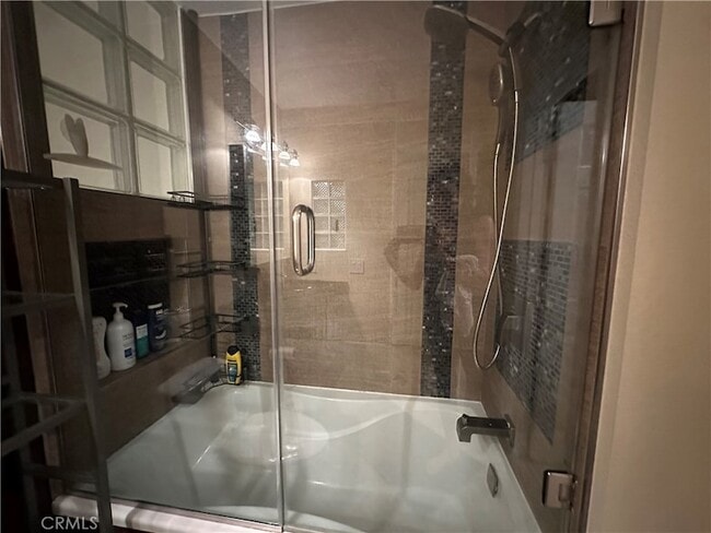 Building Photo - 2217 Vanderbilt Ln