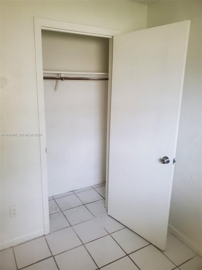 Building Photo - 6604 Miramar Ave