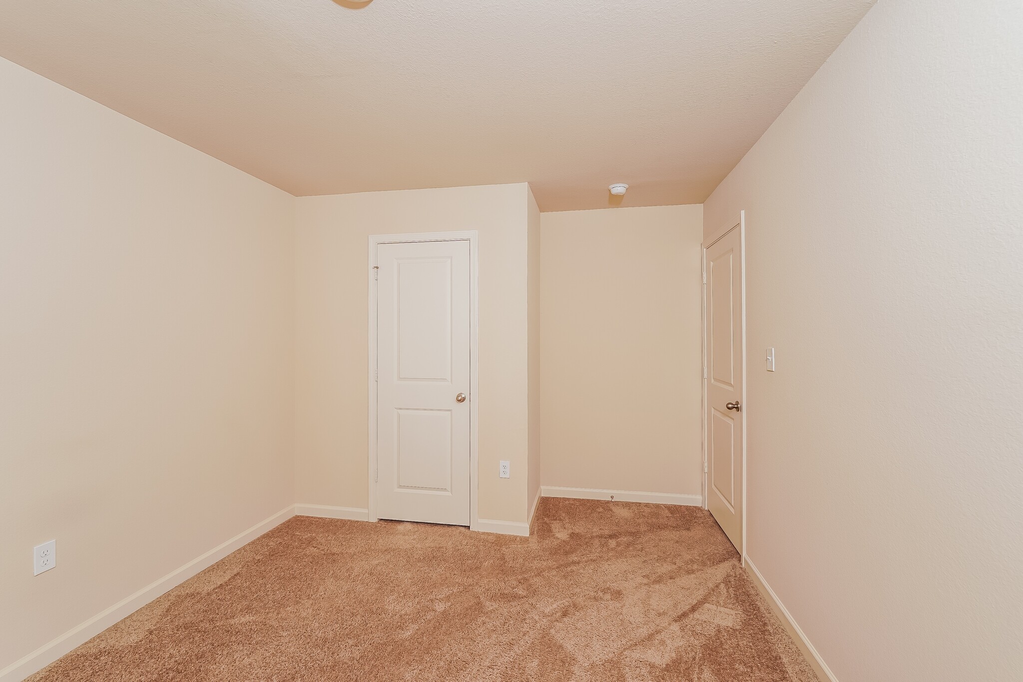 Building Photo - 375 Clover Cir