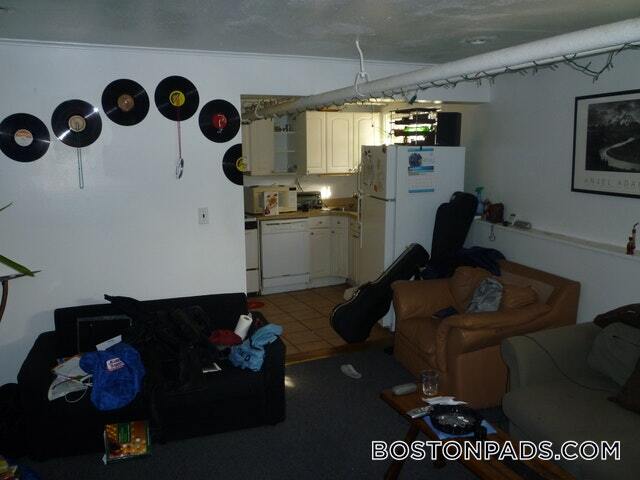 Building Photo - 1504 Commonwealth Ave