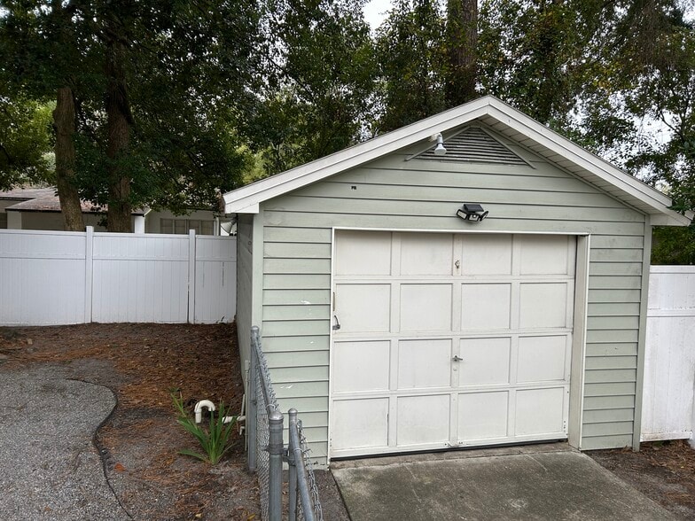 Building Photo - 2114 Arcadia Pl