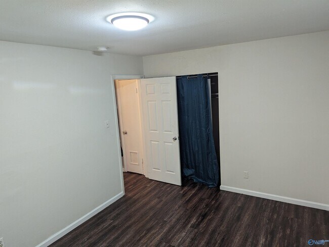 Building Photo - 2106 Griffith Dr NW