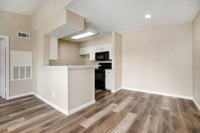 Building Photo - 18800 Egret Bay Blvd