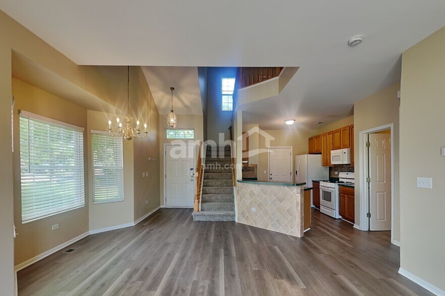 Building Photo - 1437 White Pine Ln