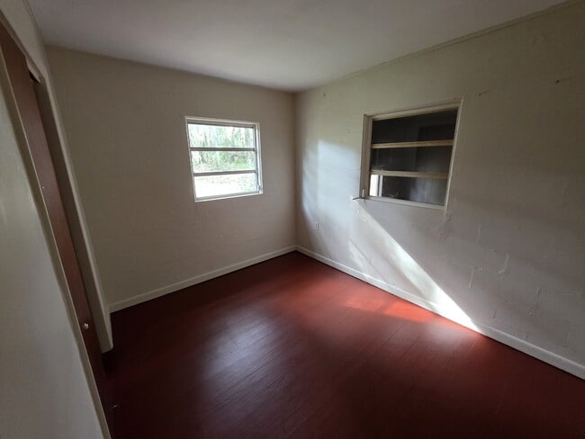 Building Photo - 211 W Main St