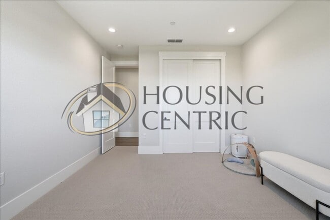 Building Photo - Unparalleled Executive Luxury Rental Home in Gated Community