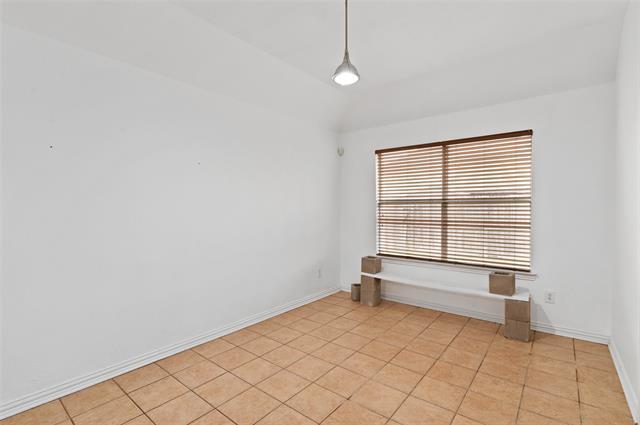 Building Photo - 2121 Castle Creek Dr