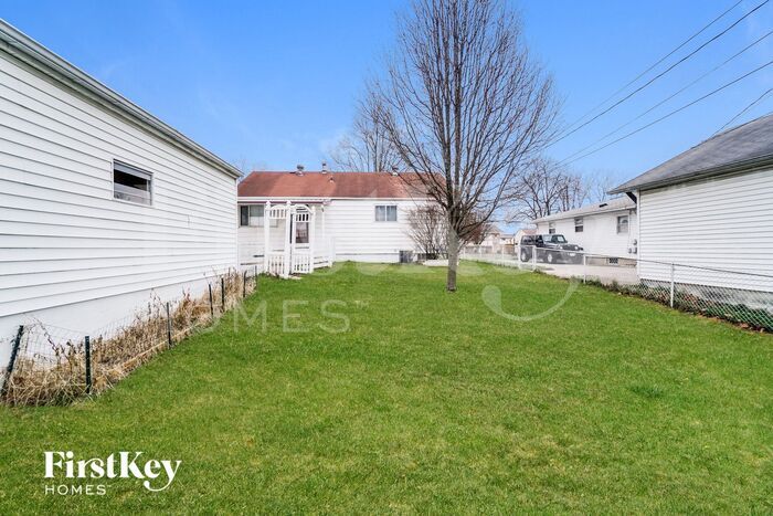 Building Photo - 1061 Harwood Dr