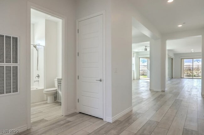 Building Photo - 12481 Heritage Bend Dr