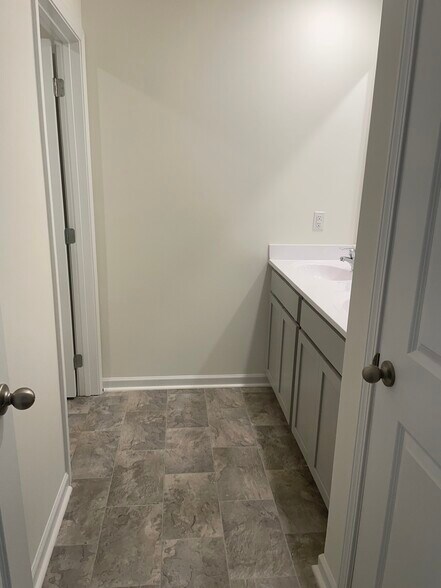 Building Photo - 5711 Wildlife Cir