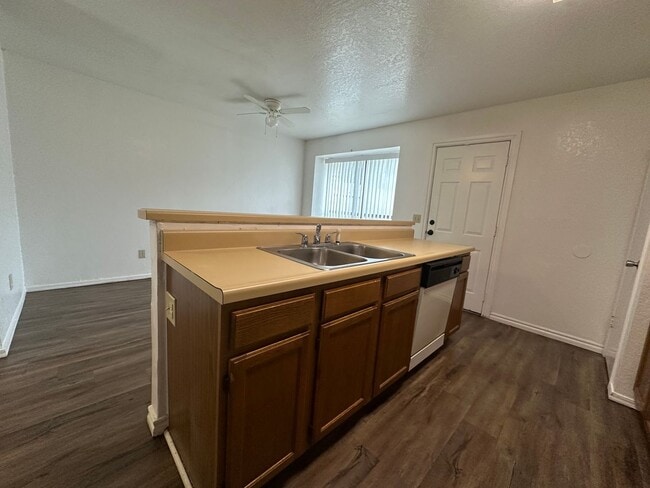 Building Photo - 1311 Eastgate Dr