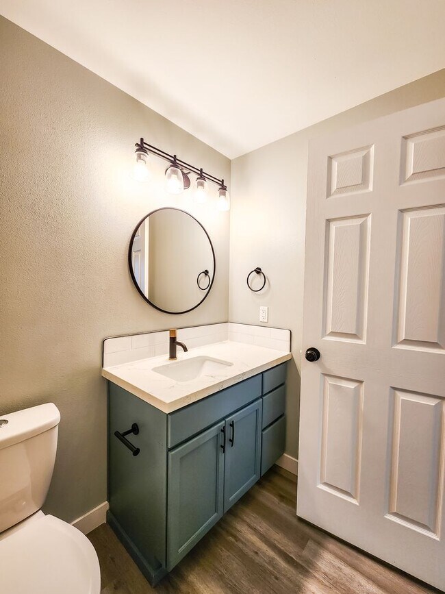 Building Photo - Arlington Rambler - 3bd/2ba