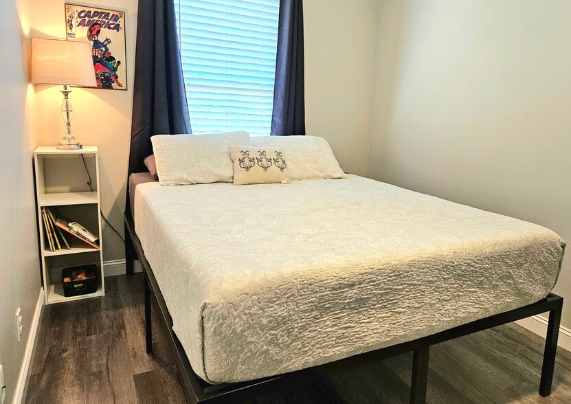 Second room with queen bed and work station. - 1050 Shadow Ridge Ave