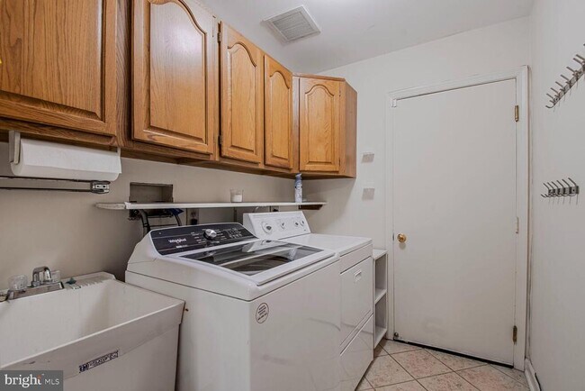 Building Photo - 7701 Zulima Ct