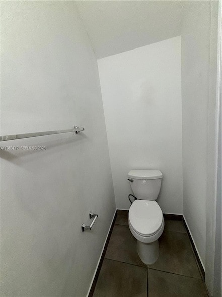 Building Photo - 440 NE 35th Ct