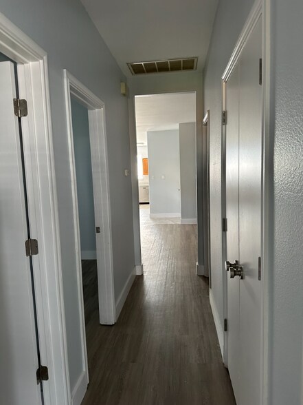 Building Photo - 2819 Southampton Way