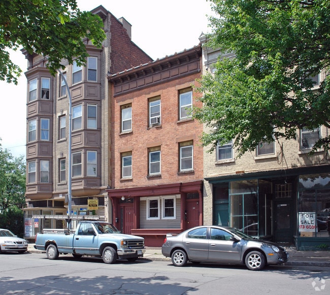 Building Photo - 149 4th St
