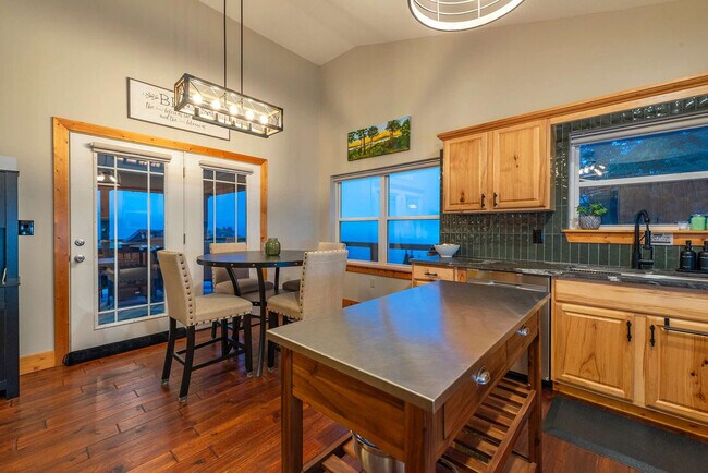 Building Photo - 629 Cherry Hill Dr