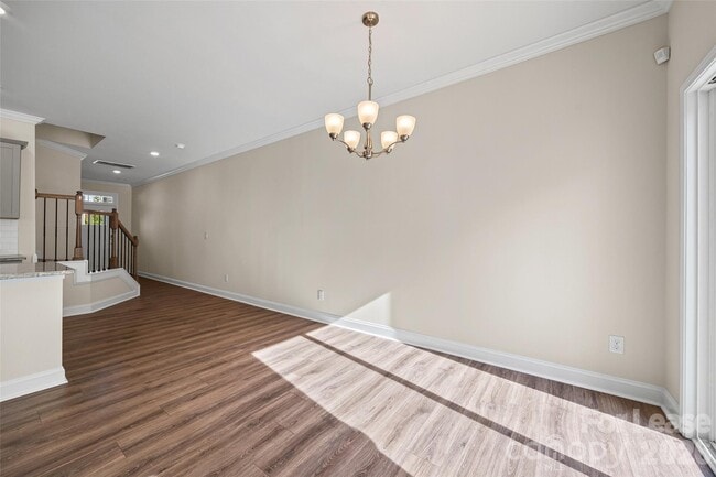 Building Photo - 1018 Chicory Trce