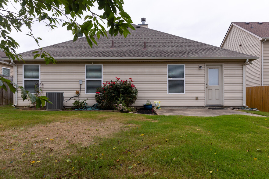 Rear - 644 Pemberton Dr