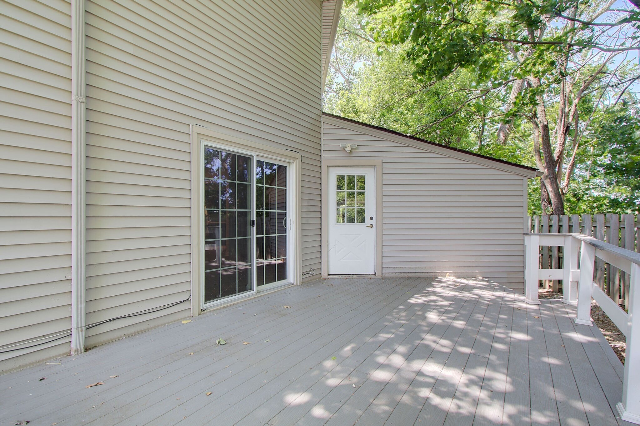 Building Photo - 1655 Southbend Dr