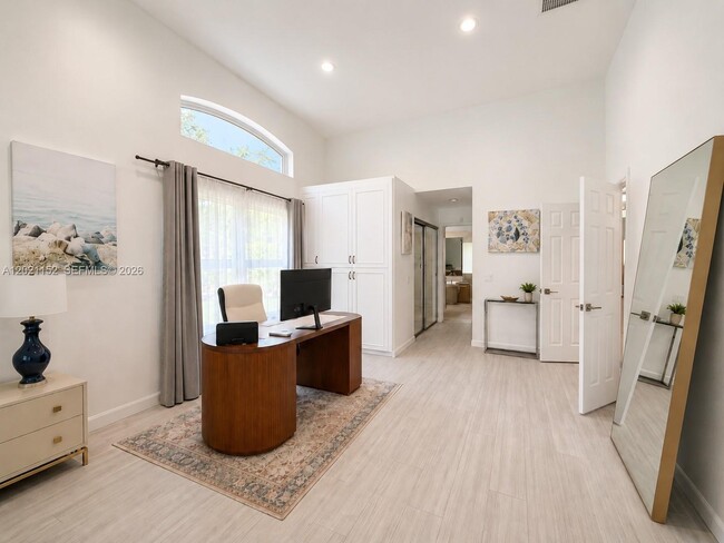 Building Photo - 2616 Oakbrook Ct