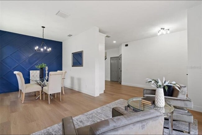 Building Photo - 1800 Loch Haven Ct
